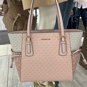 Michael Kors Voyager Lg Color-Block Signatr Logo Shoulder Tote 
Powder Blush
NWT